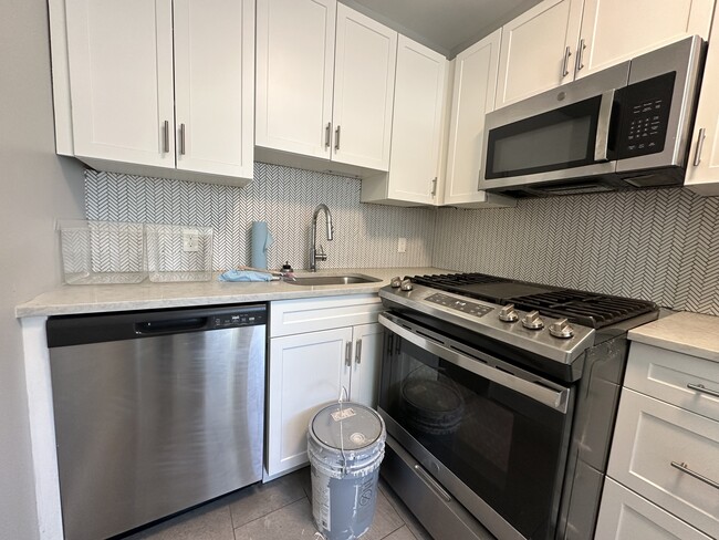 231 Lafayette St, Unit 4 in Salem, MA - Foto de edificio - Building Photo