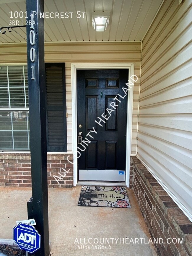 1001 Pinecrest St in Norman, OK - Foto de edificio - Building Photo