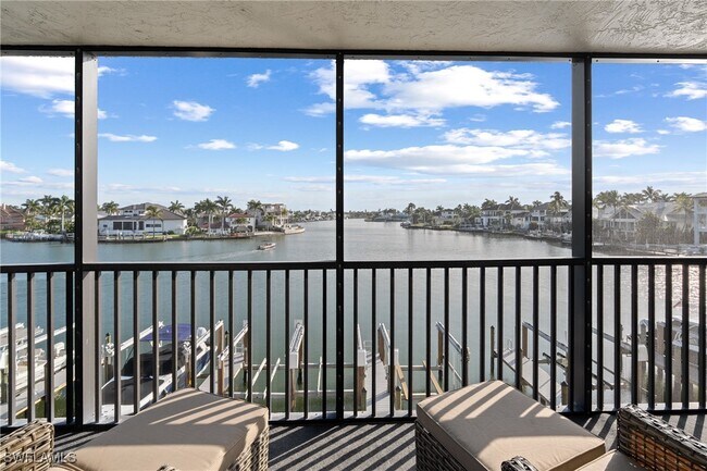 10420 Gulf Shore Dr in Naples, FL - Building Photo - Building Photo