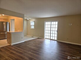 49 Alexandria Way in Bernards, NJ - Building Photo