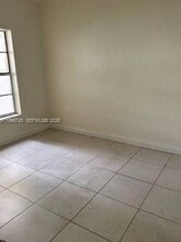 1205 Mariposa Ave in Coral Gables, FL - Foto de edificio - Building Photo