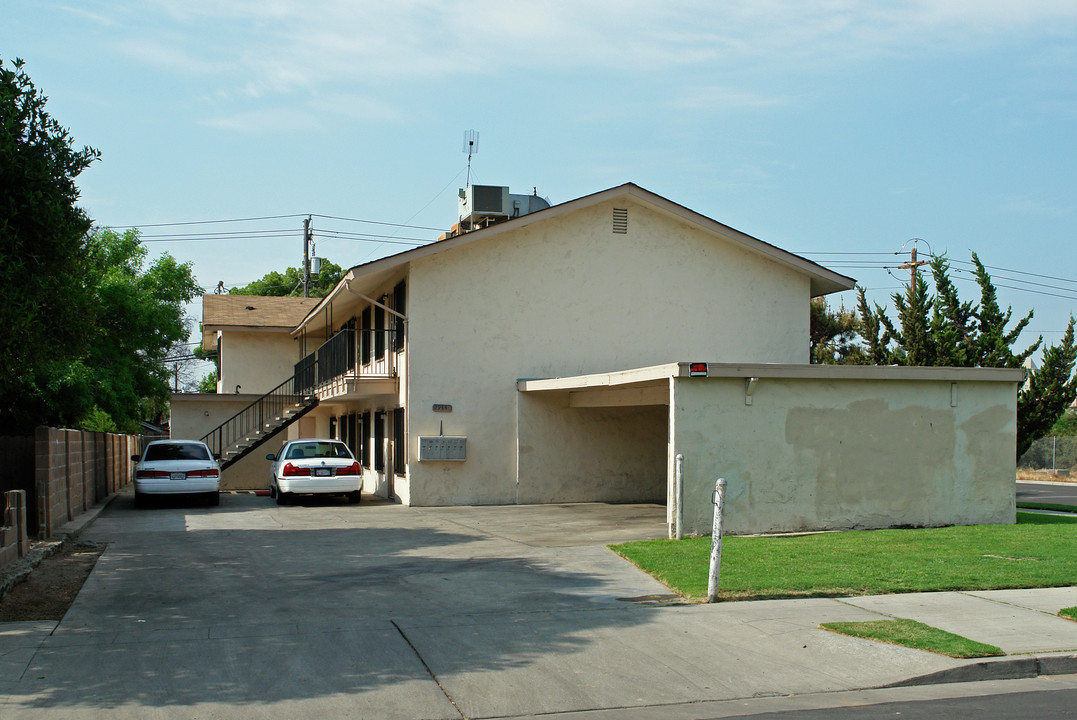 2944 E Illinois Ave in Fresno, CA - Foto de edificio