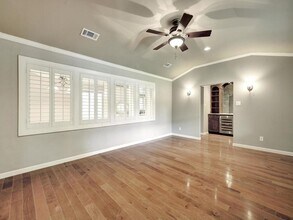 2905 Perry Ln in Austin, TX - Building Photo - Building Photo