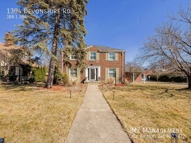 1304 Devonshire Rd in Grosse Pointe Park, MI - Building Photo
