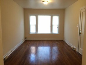 2250 N Spaulding Ave-Unit -2250-2 in Chicago, IL - Building Photo - Building Photo