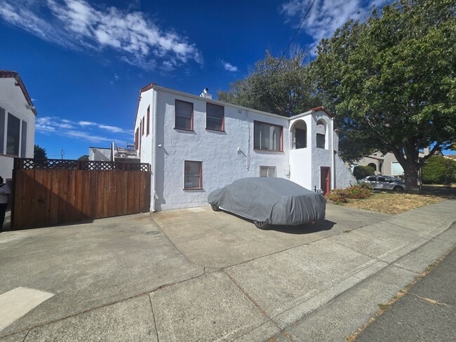 2305 Napa St in Vallejo, CA - Building Photo - Building Photo