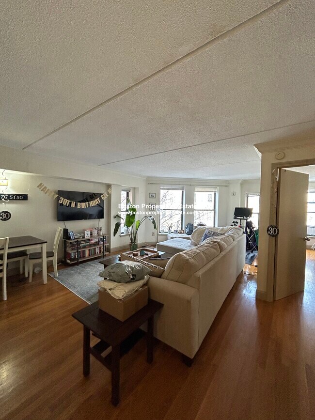 108 Peterborough St, Unit 5A in Boston, MA - Building Photo - Building Photo