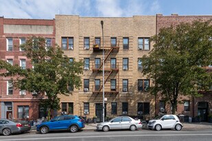 The Greenpoint House in Brooklyn, NY - Building Photo