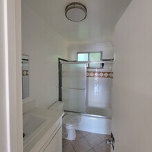 b8456 in Los Angeles, CA - Foto de edificio - Interior Photo