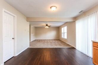 1829 Blue Pine Ln in Indianapolis, IN - Foto de edificio - Building Photo