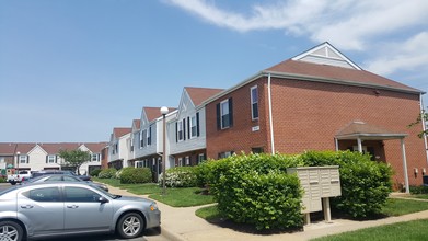 Sunnygate Village in Manassas, VA - Foto de edificio - Building Photo