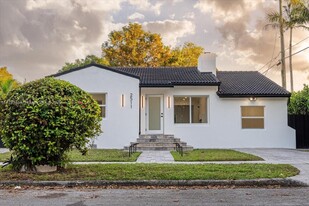 2511 SW 7th Ave in Miami, FL - Building Photo