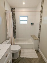 1804 E Louisiana Ave, Unit Duplex in Tampa, FL - Foto de edificio - Building Photo