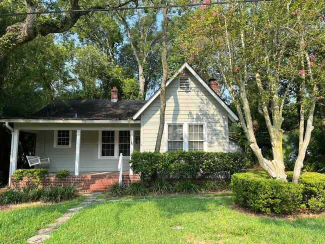 property at 2140 Arcadia Pl
