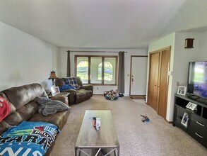 3951 Lake Vista Rd, Unit 3951 in Coventry Township, OH - Building Photo - Building Photo