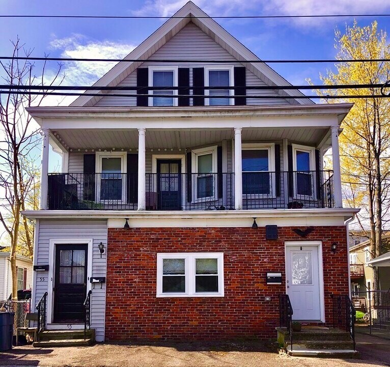 55 Brown St-Unit -2 in Waltham, MA - Building Photo