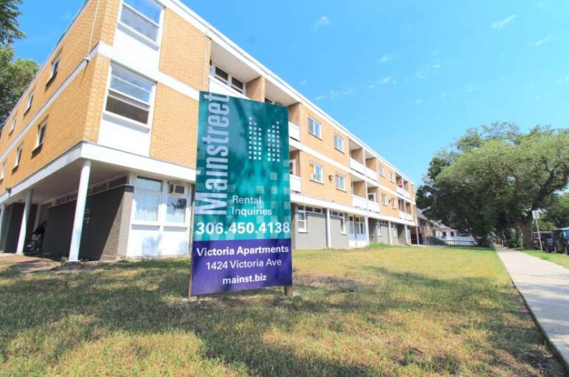 Victoria Apartments in Regina, SK - Building Photo