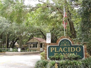 476 Santa Cruz Pl NE in St. Petersburg, FL - Building Photo - Building Photo