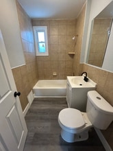 4666 N 38th St in Milwaukee, WI - Foto de edificio - Building Photo