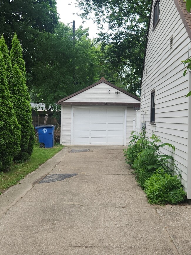 1012 Elm St in Perrysburg, OH - Building Photo - Building Photo