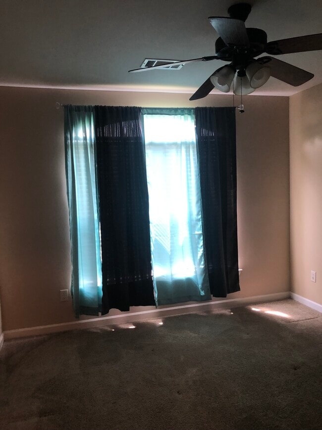 70 Chateaus Ln in Little Rock, AR - Foto de edificio - Building Photo