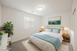376 Yellow Finch Ln in Henderson, NV - Building Photo - Building Photo