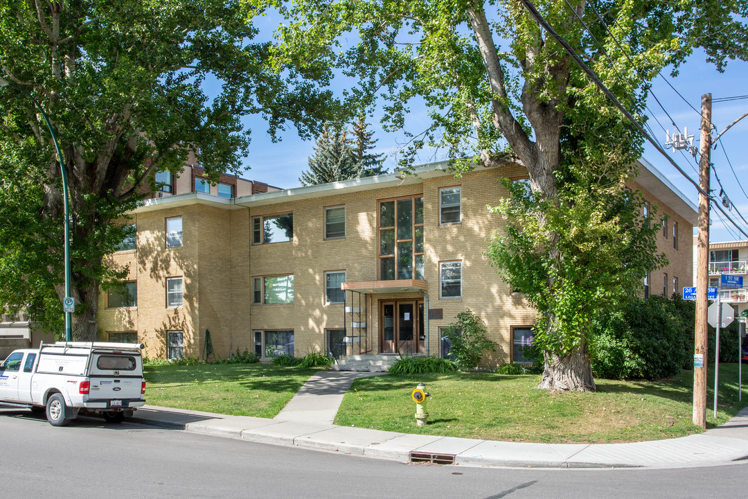 The Windsor in Calgary, AB - Building Photo