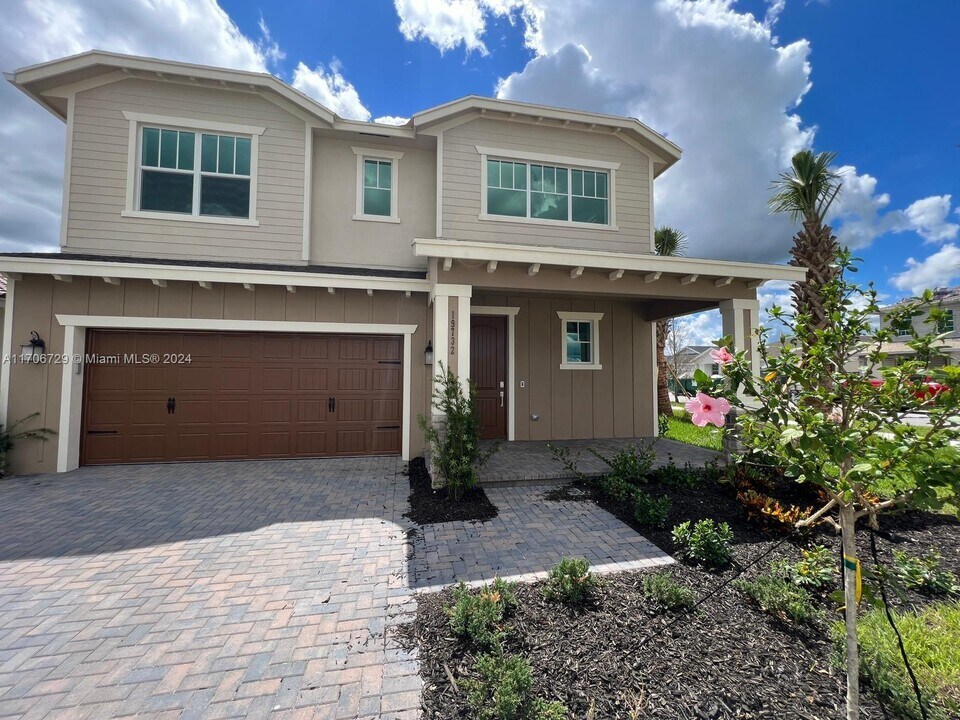 19732 Blooming Orchard Dr in Loxahatchee, FL - Building Photo