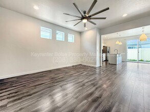 2115 W Bella Ln in Nampa, ID - Building Photo - Building Photo
