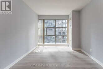 11-611 St Joseph St in Toronto, ON - Building Photo - Building Photo