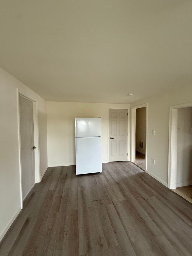 3203 Vickers Rd in Baltimore, MD - Foto de edificio - Building Photo