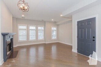 2735 N Wayne Ave in Chicago, IL - Building Photo - Building Photo