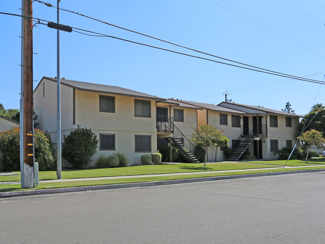 Sylmar Court Apartments in Clovis, CA - Building Photo - Building Photo