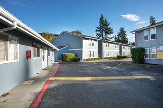 Glacier Park Apartments in Bellingham, WA - Building Photo - Building Photo