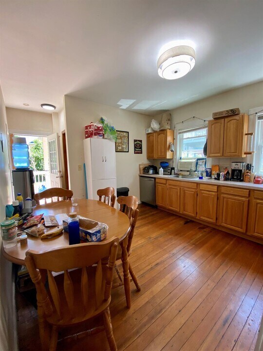 270 Harvard St, Unit 1 in Medford, MA - Building Photo