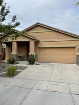 2376 Dodge Dr in Sparks, NV - Building Photo