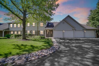 2403 Mallow Ct in Schaumburg, IL - Building Photo - Building Photo
