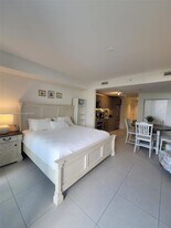 5350 NW 84th Ave, Unit 1116 in Doral, FL - Building Photo