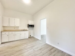 276-276 Lincoln St in Welland, ON - Building Photo - Building Photo