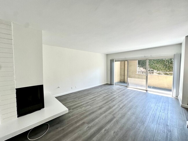 PR in Venice, CA - Building Photo - Building Photo