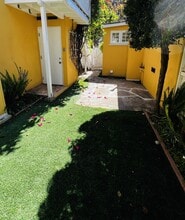 3120 Colorado Ave, Unit Unit C in Santa Monica, CA - Building Photo - Building Photo