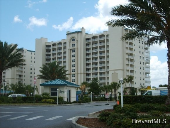 5 Indian River Ave-Unit -404 in Titusville, FL - Foto de edificio
