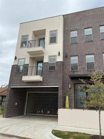 2712 Wingate St in Fort Worth, TX - Foto de edificio - Building Photo