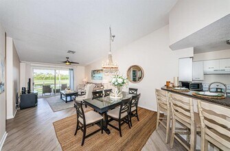 6141 Bahia Del Mar Blvd S in St. Petersburg, FL - Building Photo - Building Photo