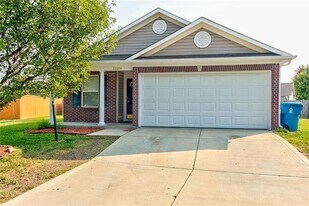 15584 Dusty Trail in Noblesville, IN - Building Photo