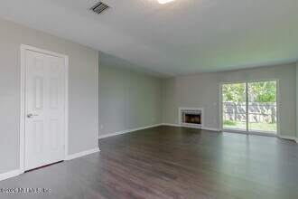 360 14th Ave S in Jacksonville Beach, FL - Building Photo - Building Photo