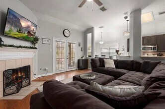 10007 Autumn Wy Dr in Houston, TX - Building Photo - Building Photo