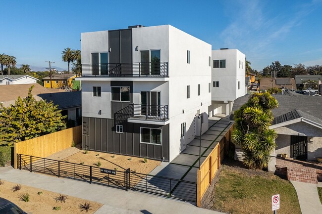 property at 2404 Cochran Ave