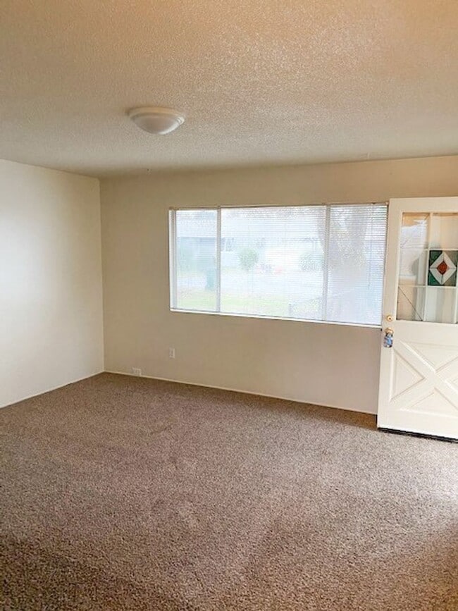 5731 Lalley Ln in Anderson, CA - Building Photo - Building Photo