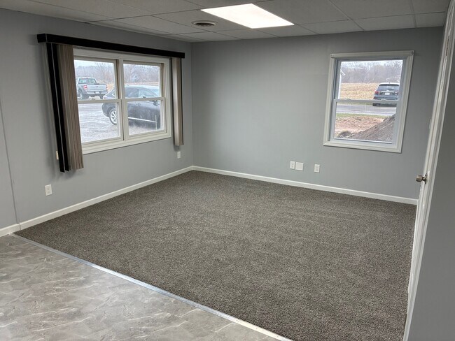 7906 Slayton Settlement Rd in Gasport, NY - Foto de edificio - Building Photo